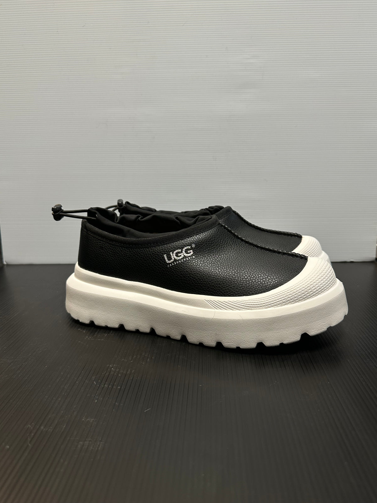 UGG